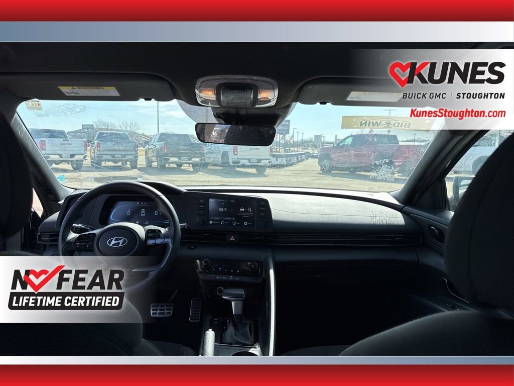 Used 2025 Hyundai Elantra Sport image 43