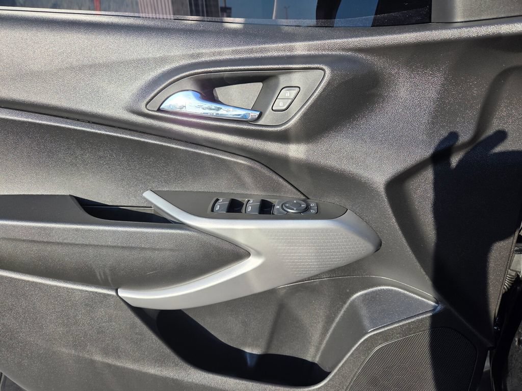 Used 2024 Chevrolet Trax RS FWD image 20