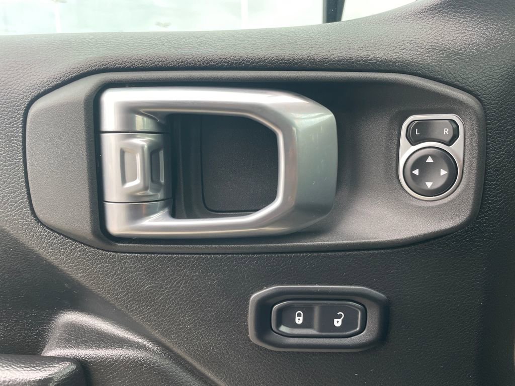 Used 2022 Jeep Wrangler Unlimited Sport image 29