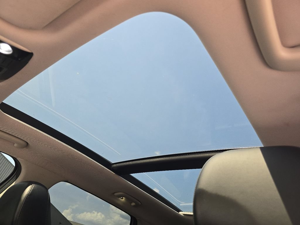 Used 2022 Kia Sorento S w/ Panoramic Sunroof Package AWD/4WD image 3
