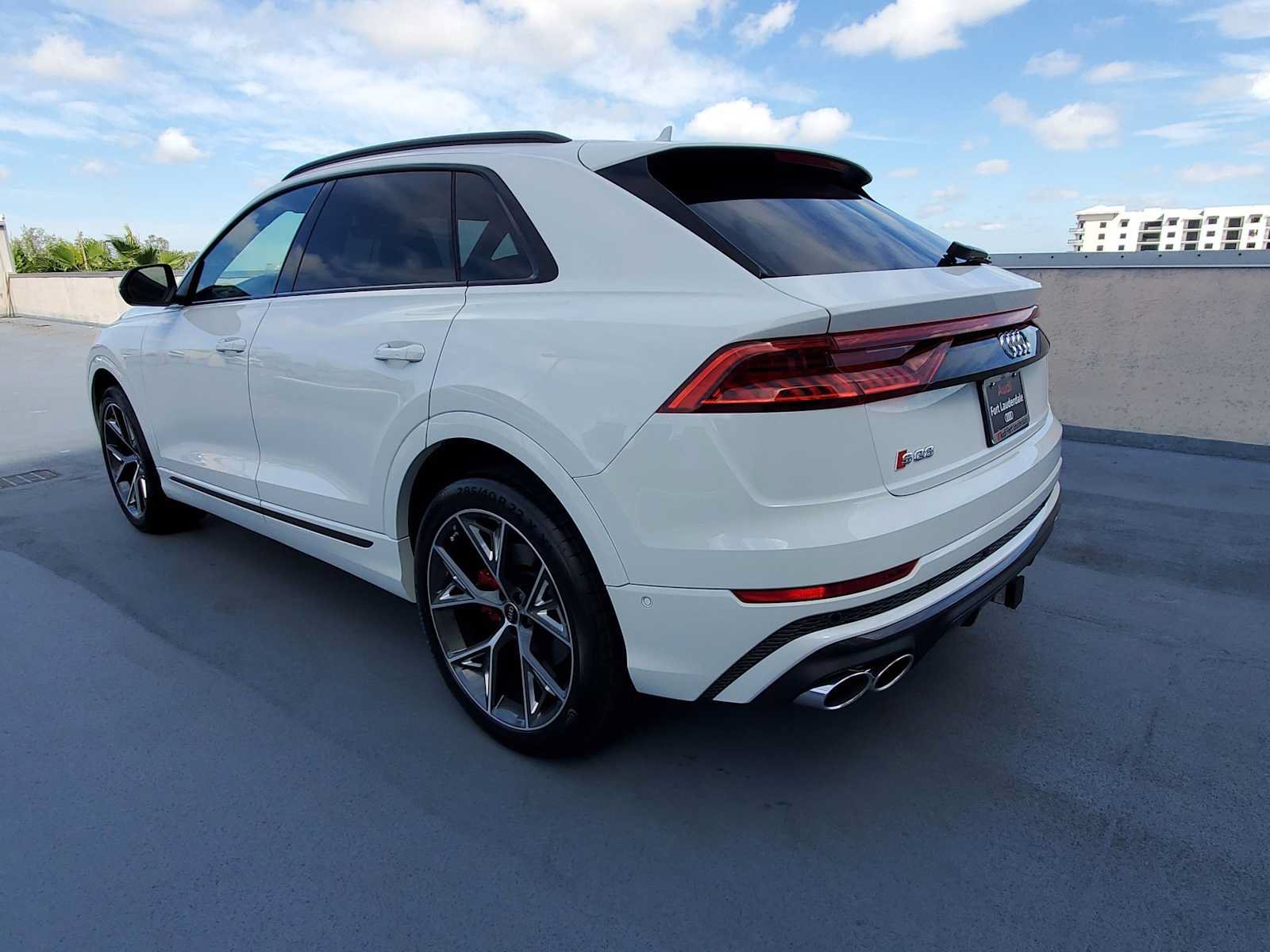 Used 2023 Audi SQ8 Prestige AWD/4WD image 4