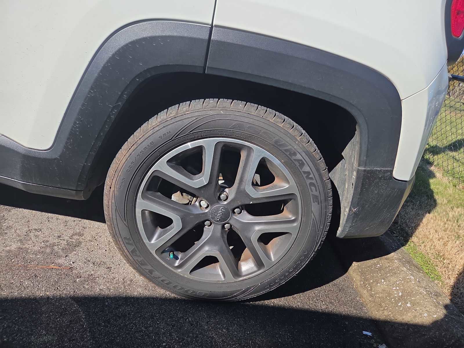 Used 2017 Jeep Renegade Latitude image 6