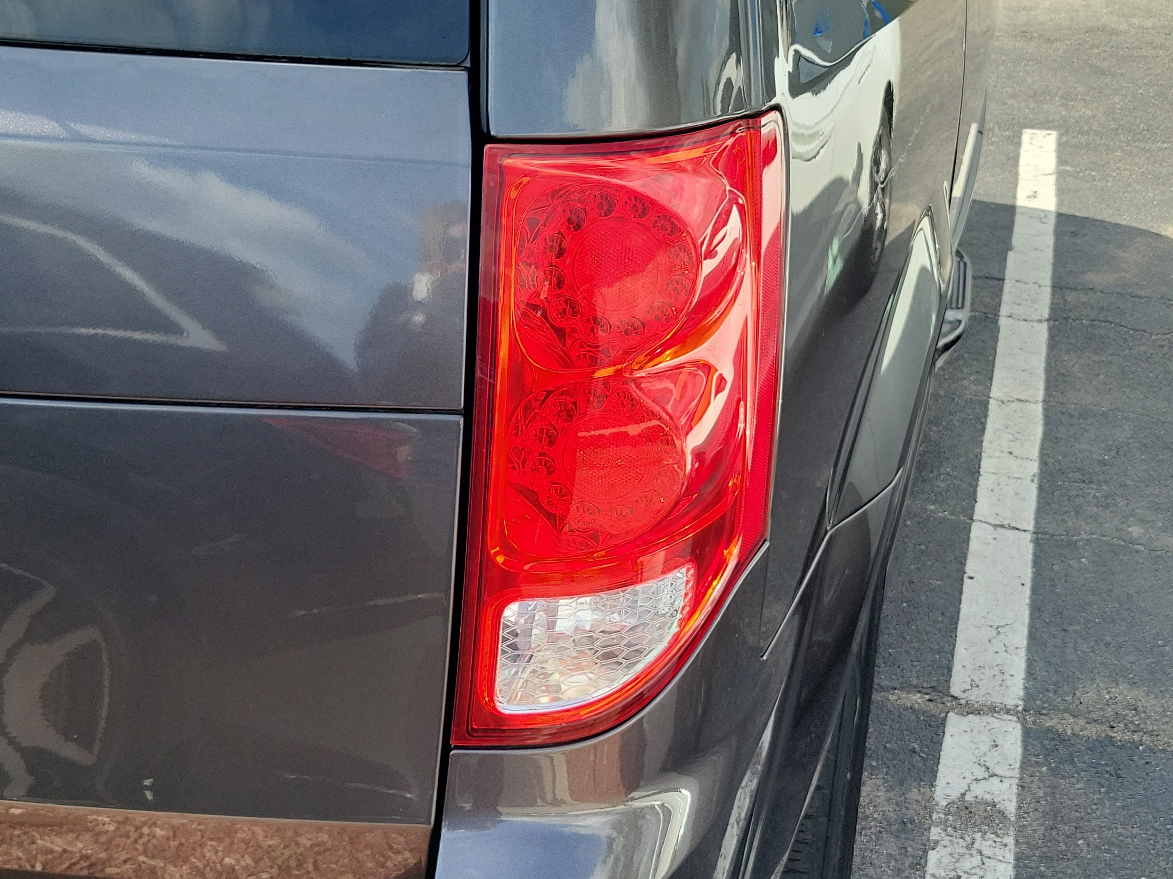 Used 2016 Dodge Grand Caravan SE image 7