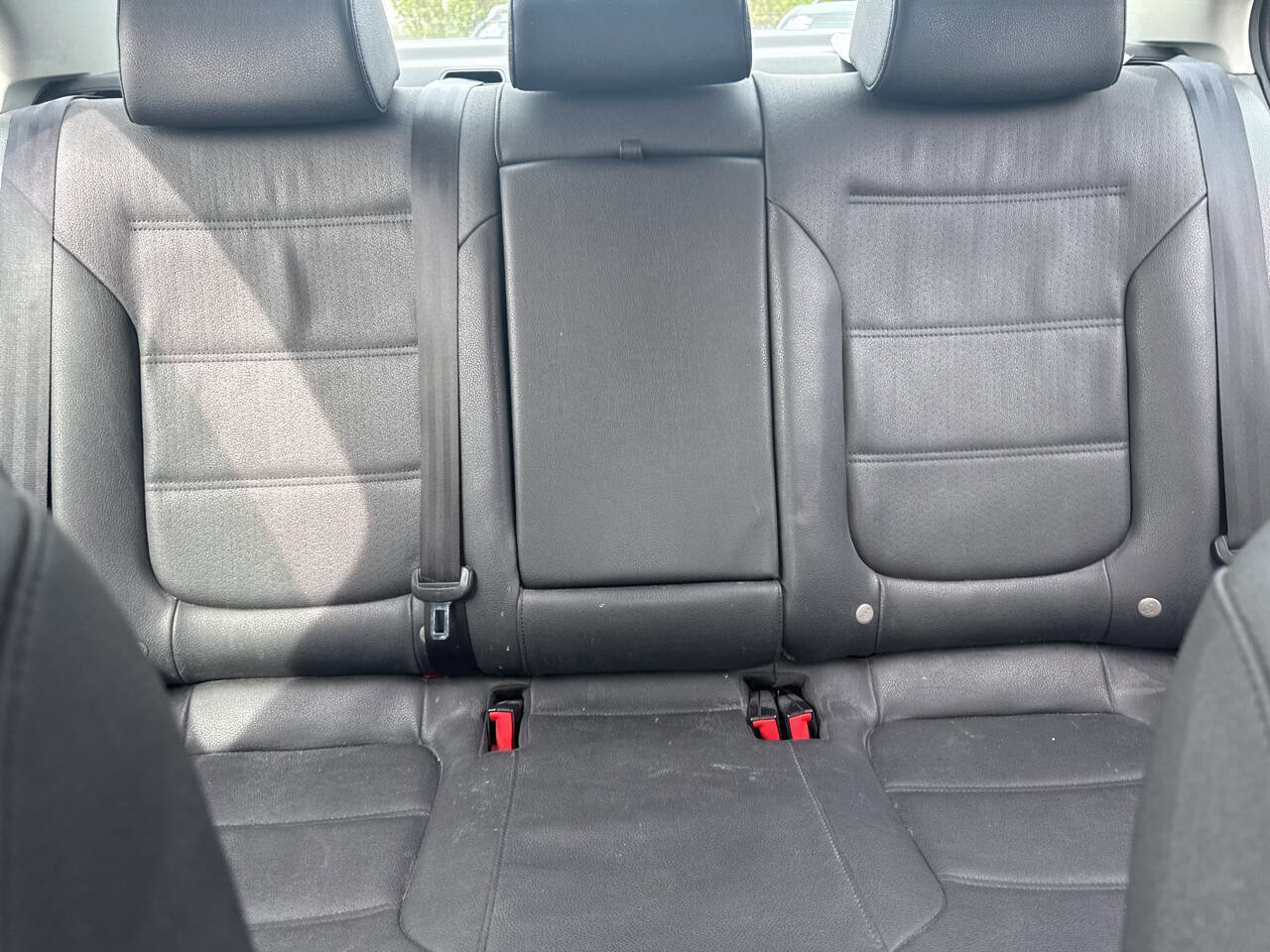 Used 2011 Volkswagen Jetta SE FWD image 17