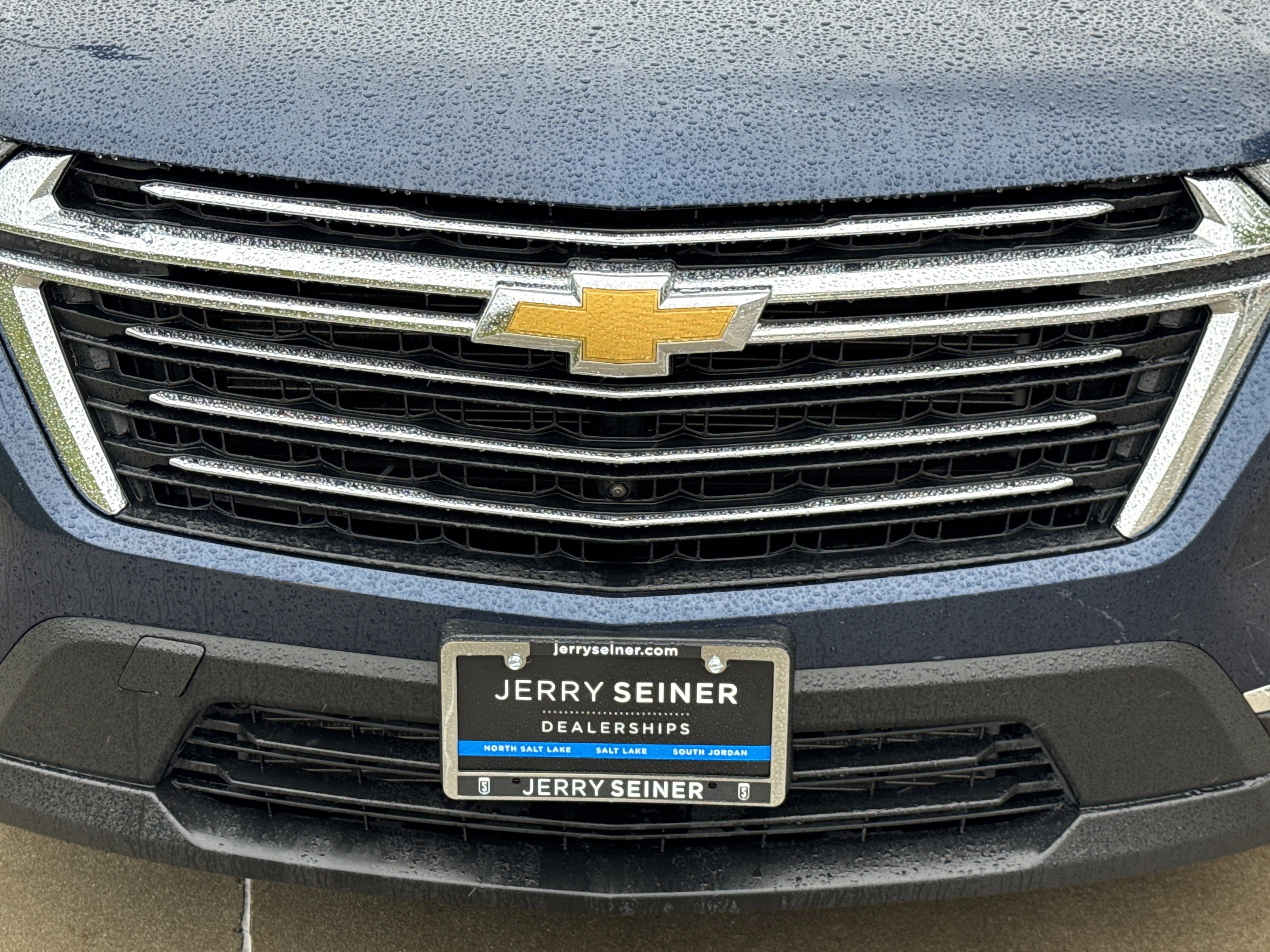 Used 2023 Chevrolet Traverse LT w/ LT Premium Package AWD/4WD image 9