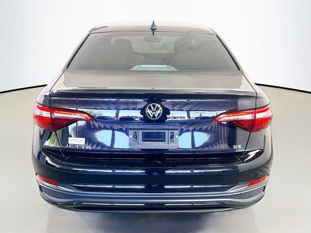 Used 2023 Volkswagen Jetta SE w/ Panoramic Sunroof Package FWD image 7