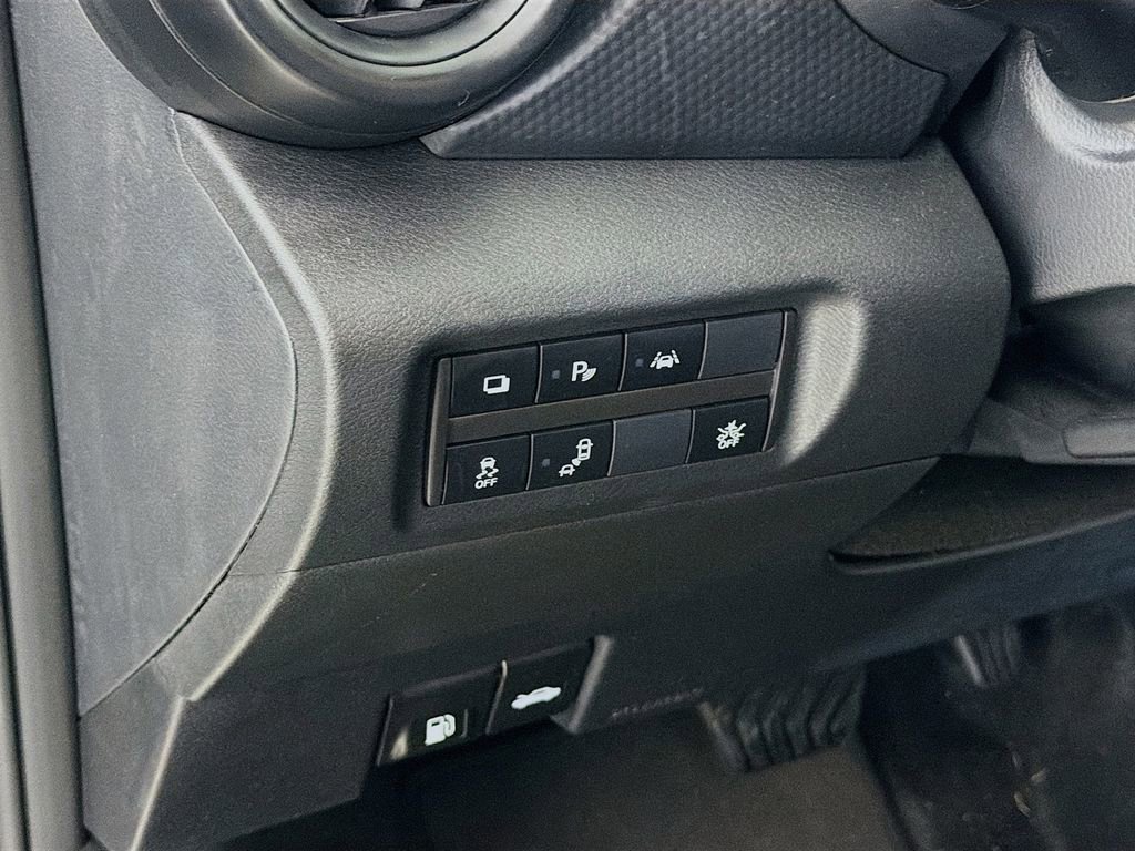 Used 2025 Nissan Kicks Play S FWD image 11
