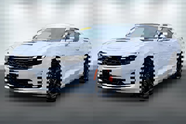 Used 2023 Chevrolet Camaro LT w/ Technology Package image 12