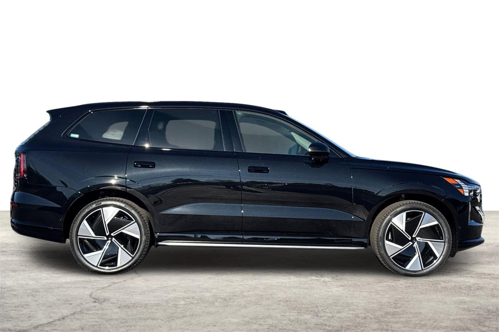 New 2025 Volvo EX90 Plus w/ Protection Package Premier image 8