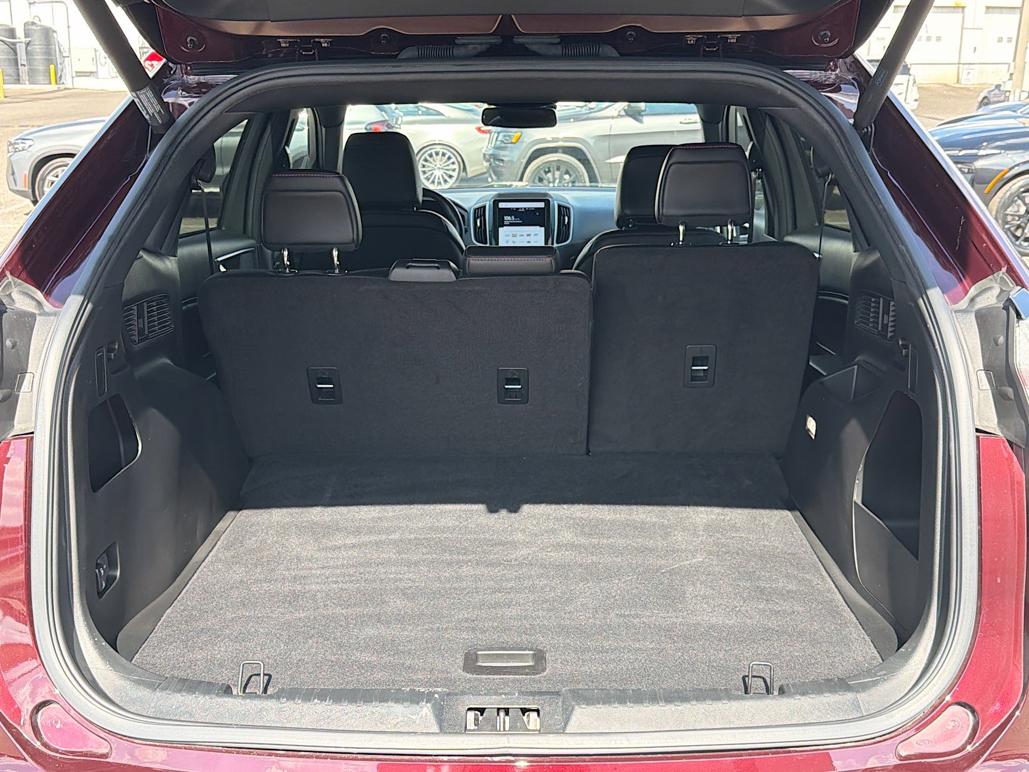 Used 2022 Ford Edge ST-Line image 11