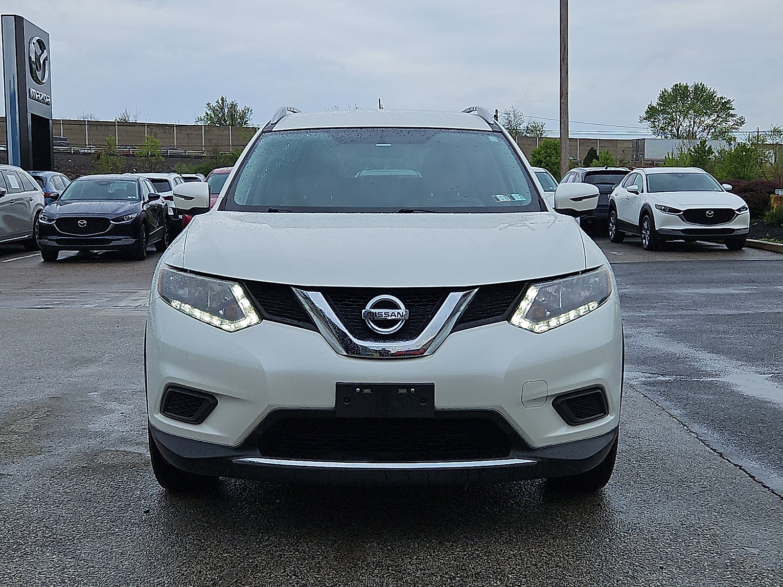 Used 2016 Nissan Rogue SV w/ SV Premium Package AWD/4WD image 2