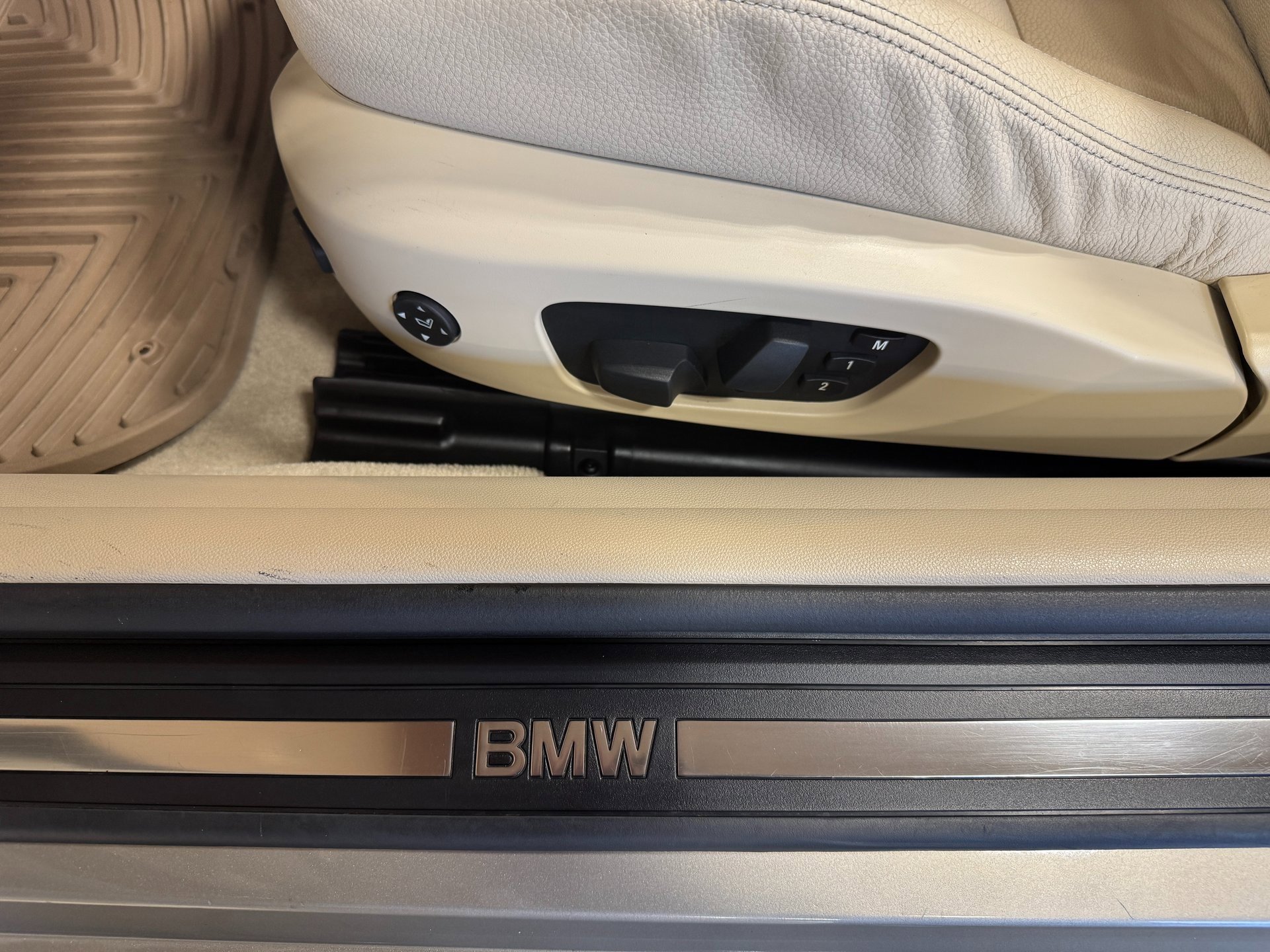 Used 2008 BMW 335i Convertible image 24