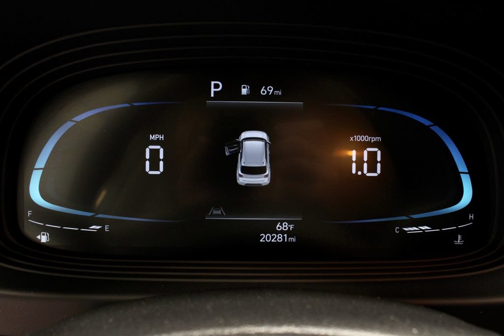 Certified 2024 Hyundai Venue SEL FWD image 29