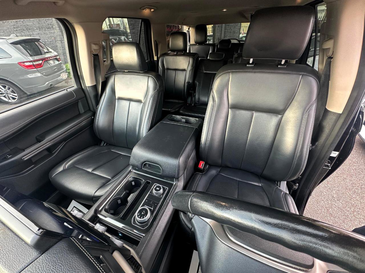 Used 2023 Ford Expedition Max XLT AWD/4WD image 23