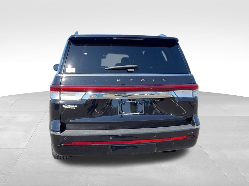 Used 2024 Lincoln Navigator Reserve AWD/4WD image 7