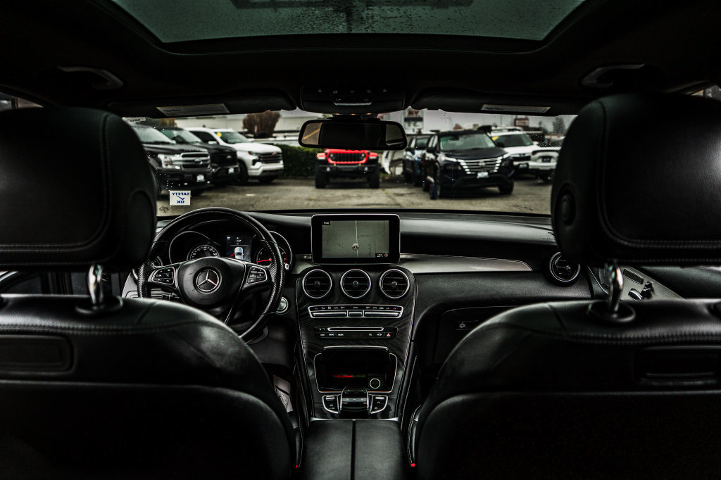 Used 2019 Mercedes-Benz GLC 300 4MATIC image 36