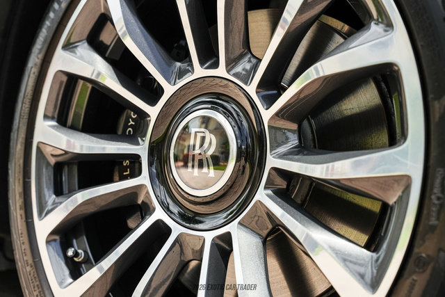 Used 2019 Rolls-Royce Dawn RWD image 65