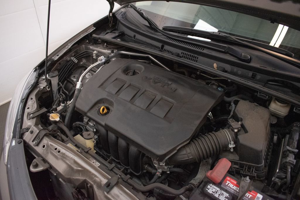 Used 2016 Toyota Corolla LE FWD image 10