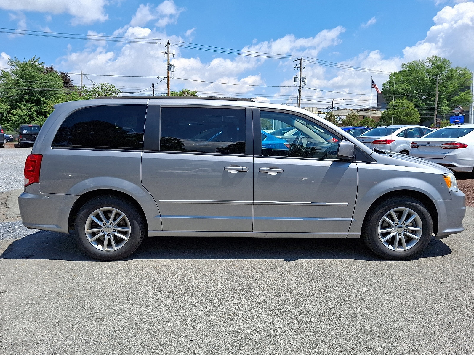Used 2016 Dodge Grand Caravan SXT image 8
