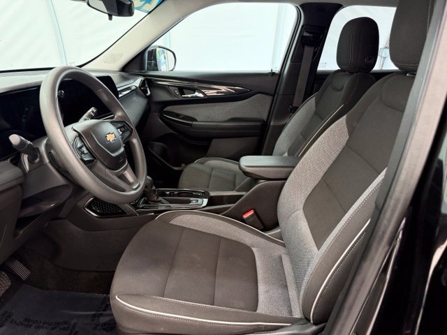 Used 2025 Chevrolet TrailBlazer LT AWD/4WD image 11