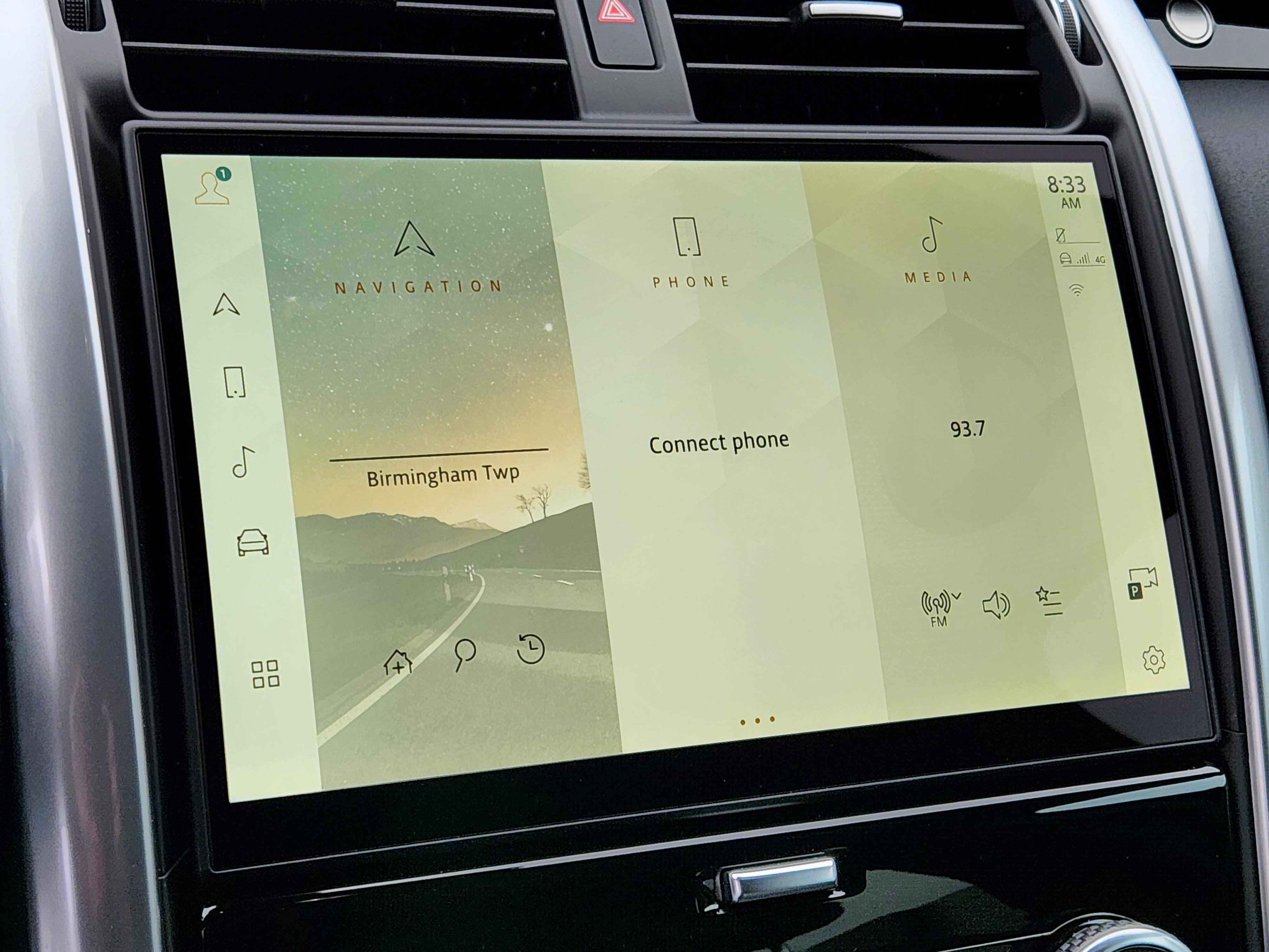 Used 2025 Land Rover Discovery S image 21