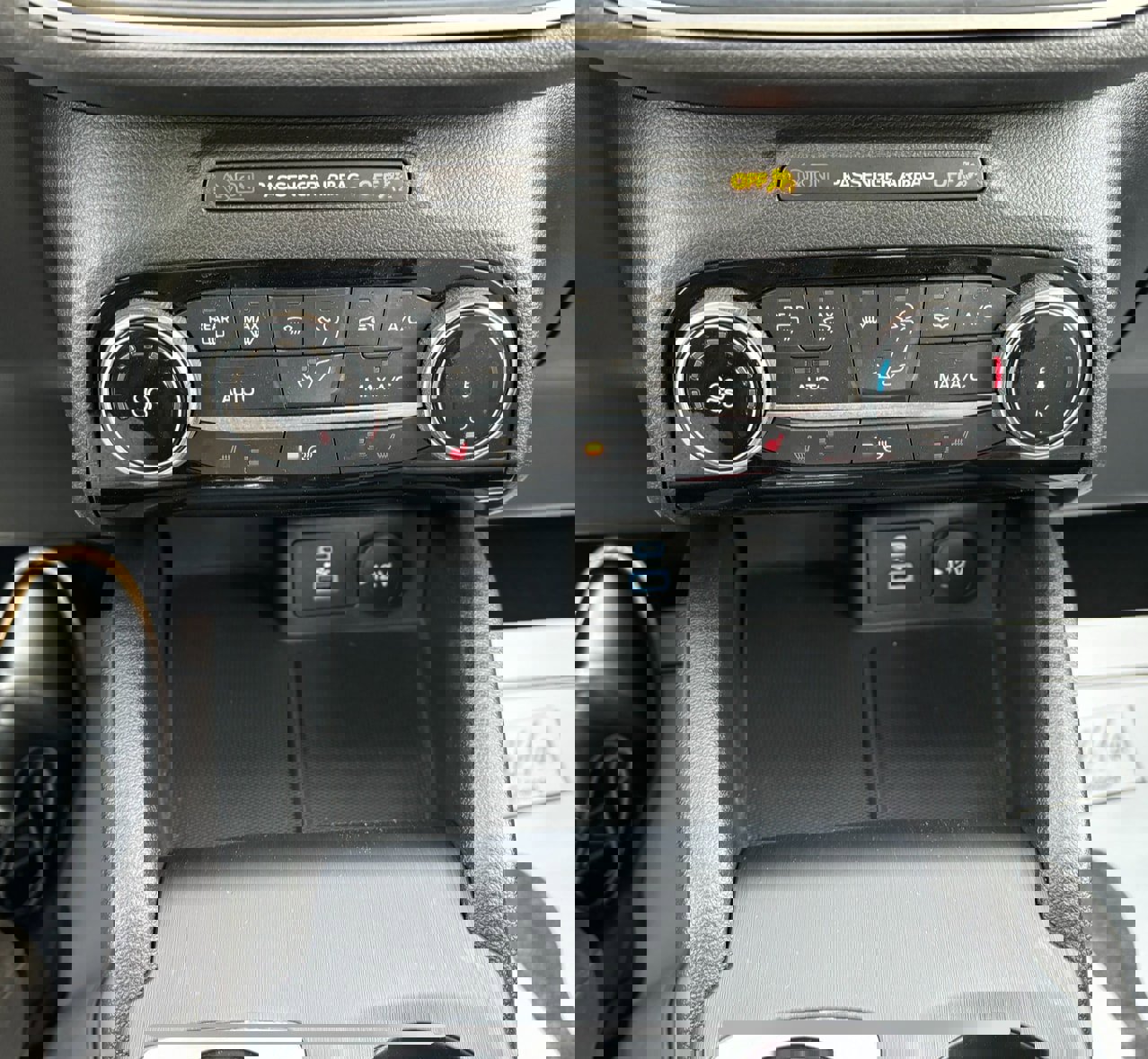 Used 2022 Ford Escape SE w/ Cold Weather Package image 13