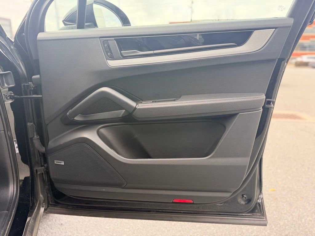 Used 2024 Porsche Cayenne image 24