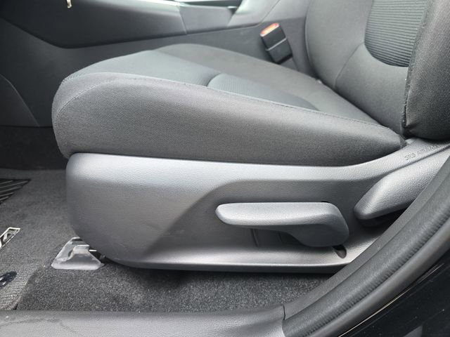 Used 2025 Toyota RAV4 LE image 28