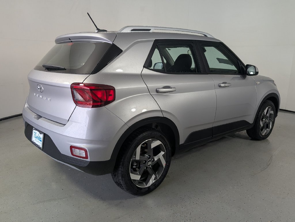 New 2026 Hyundai Venue SEL FWD image 6