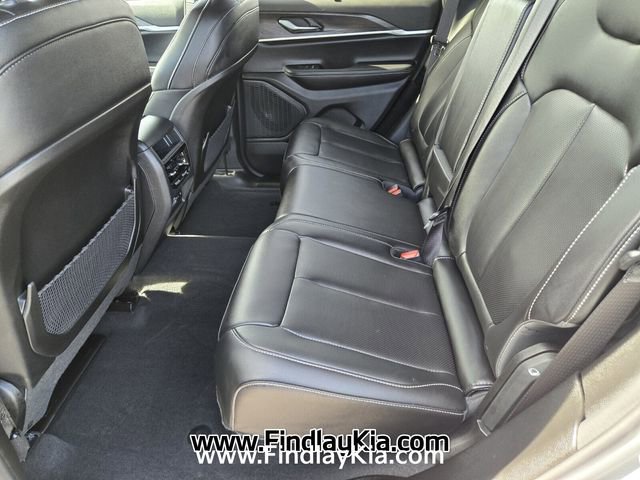 Used 2025 Jeep Grand Cherokee Limited w/ Luxury Tech Group II image 14