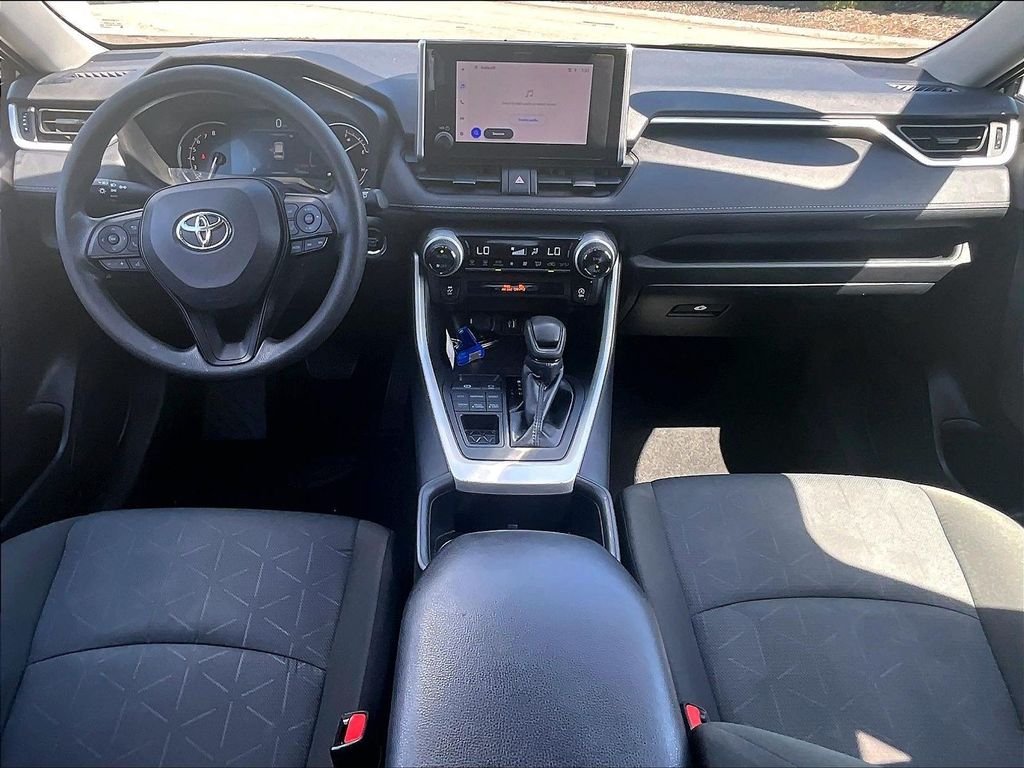 Used 2025 Toyota RAV4 XLE AWD/4WD image 21