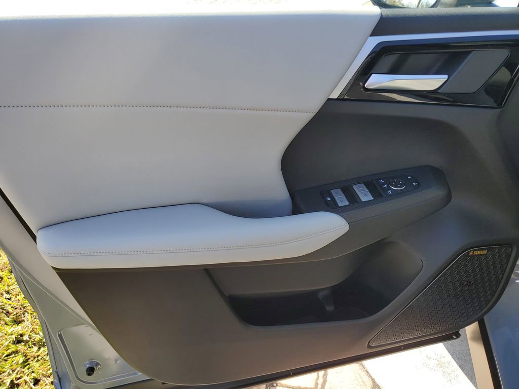 New 2026 Mitsubishi Outlander SE image 19