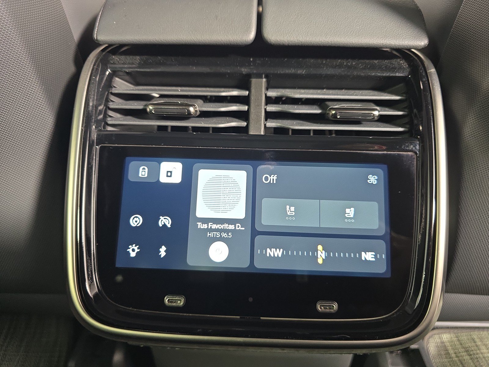 Used 2024 Rivian R1S Adventure AWD/4WD image 31