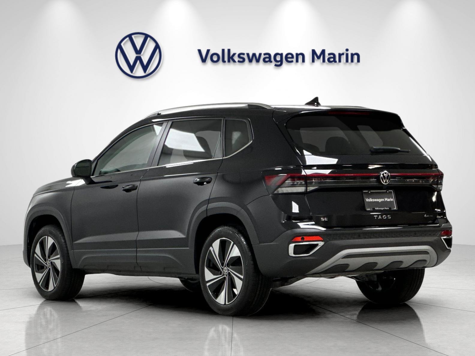 New 2026 Volkswagen Taos SE AWD/4WD image 3