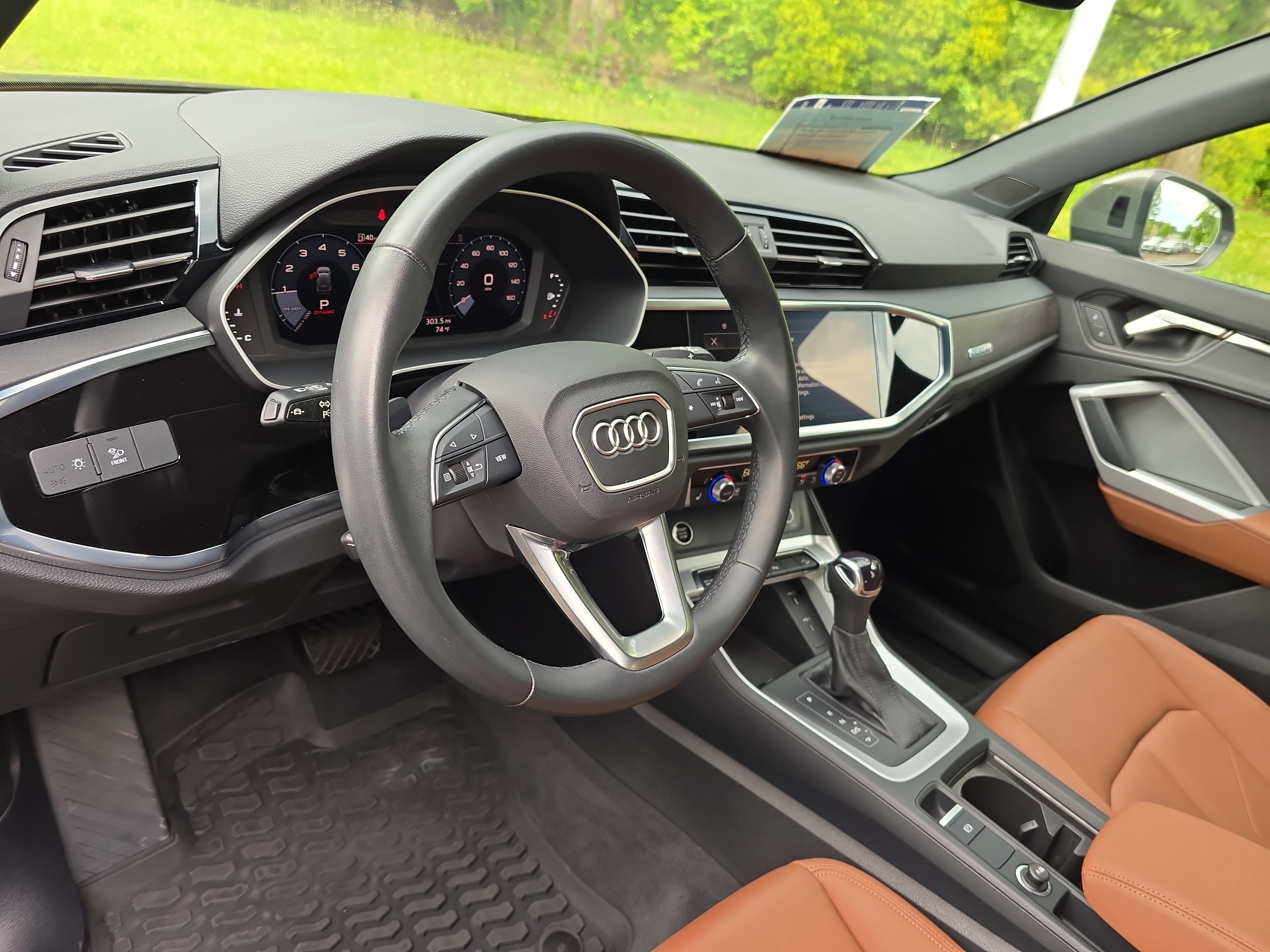 Used 2023 Audi Q3 2.0T Premium w/ Convenience Package AWD/4WD image 16