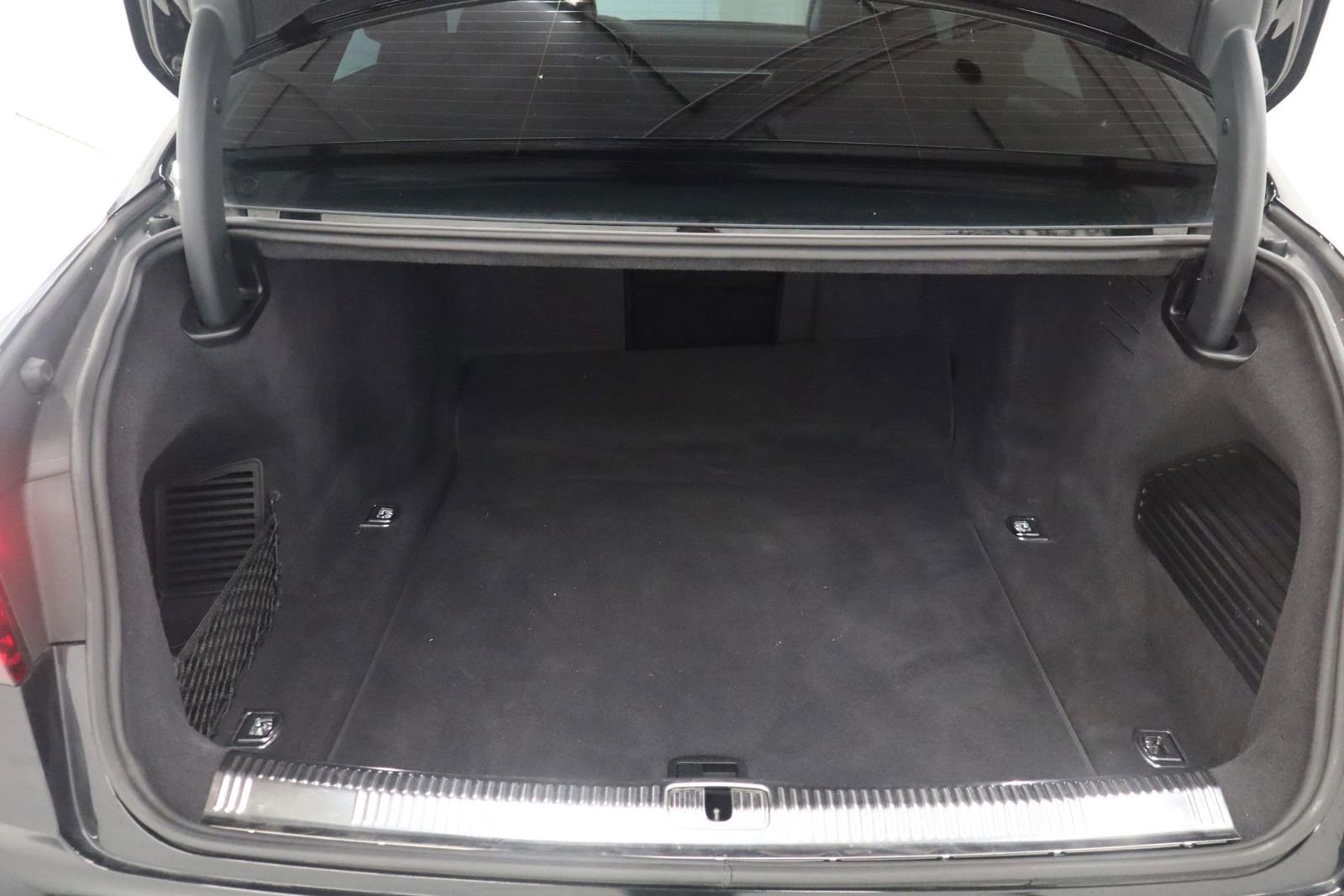 Used 2020 Audi A8 L 4.0T w/ Sport Plus Package AWD/4WD image 7