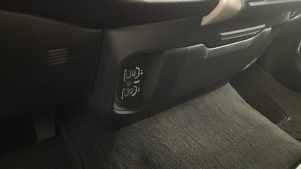 Used 2019 RAM 1500 Laramie AWD/4WD image 17