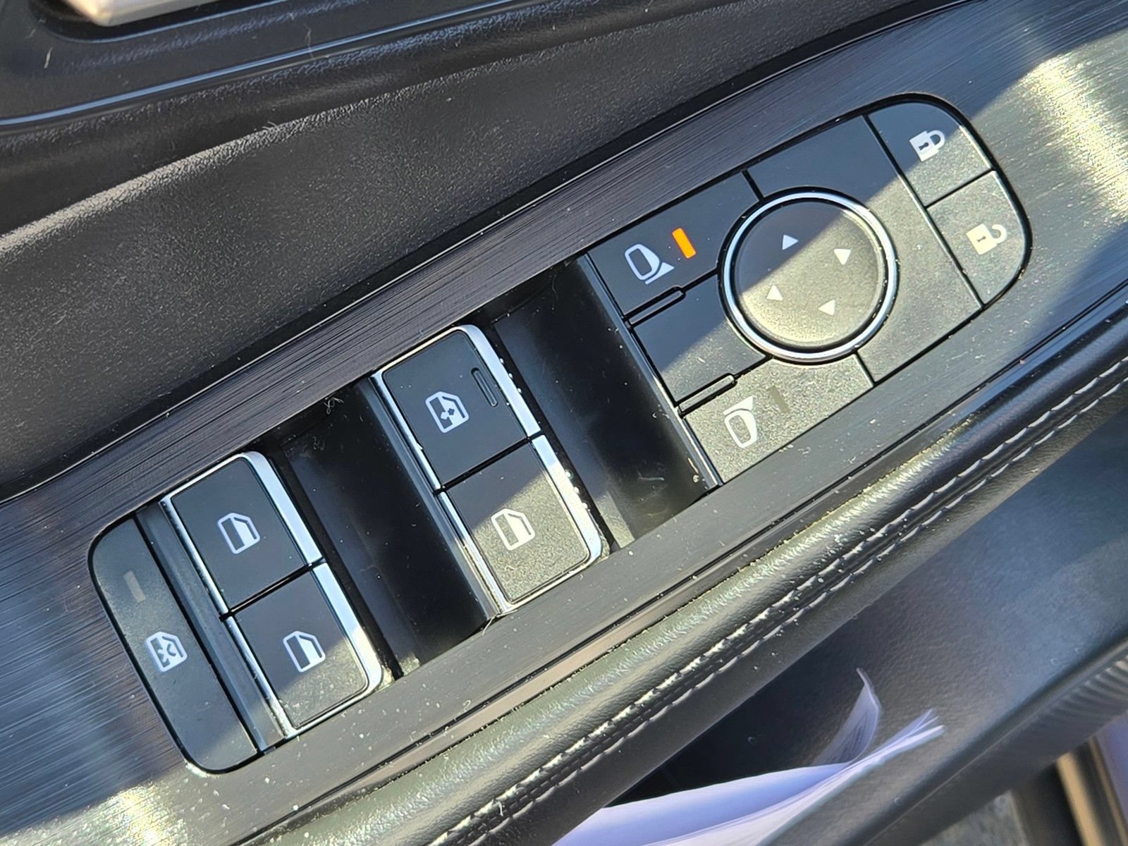 Used 2023 Nissan Rogue SL FWD image 23