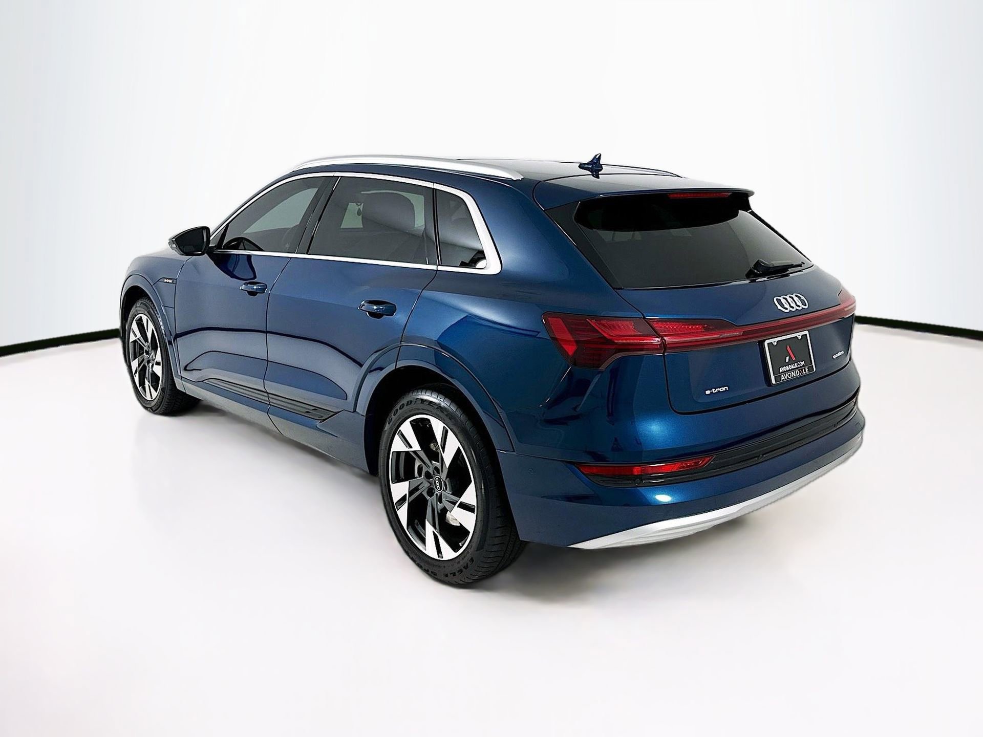 Used 2022 Audi e-tron Premium Plus AWD/4WD image 6