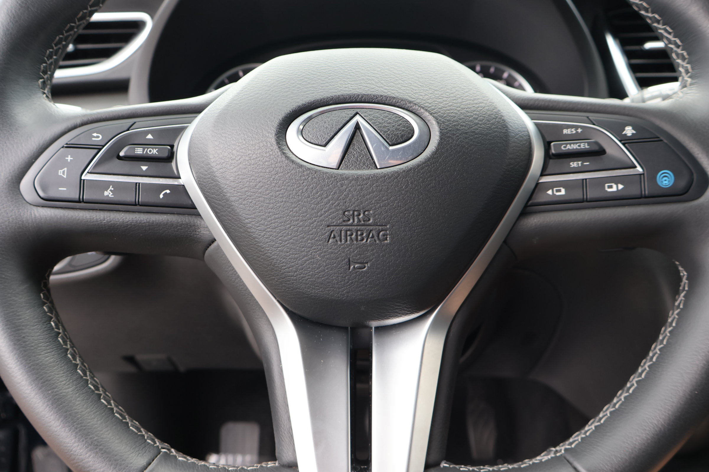 Certified 2024 INFINITI QX50 Luxe FWD image 25
