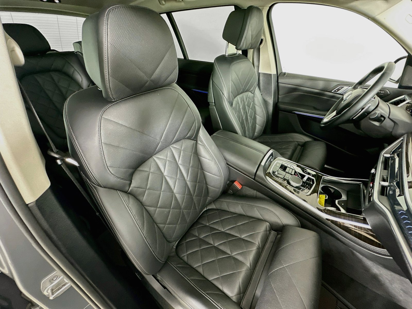 Used 2024 BMW X7 xDrive40i w/ Premium Package AWD/4WD image 44