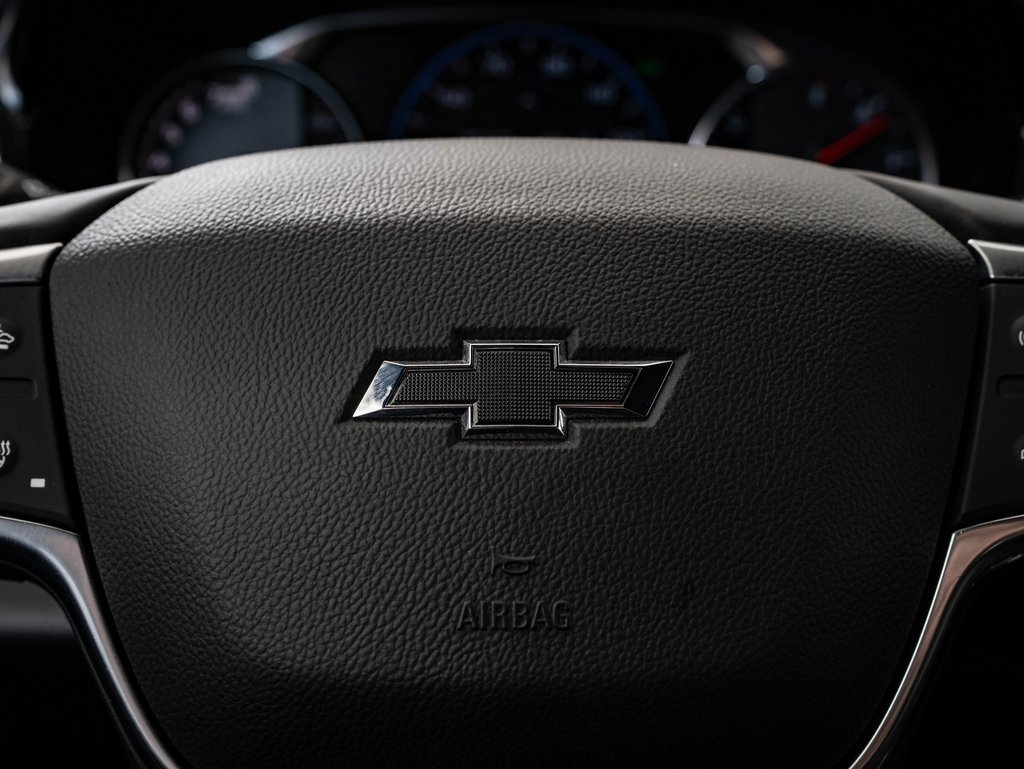 Used 2023 Chevrolet Traverse Premier image 32