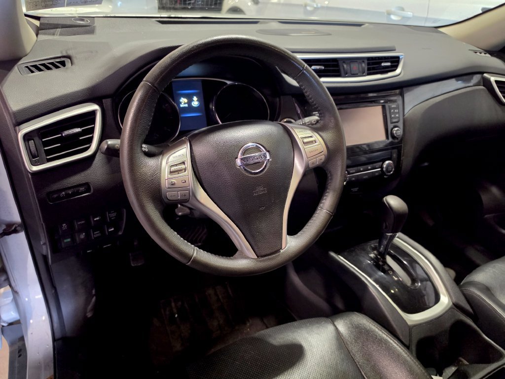 Used 2015 Nissan Rogue SL w/ SL Premium Package AWD/4WD image 4