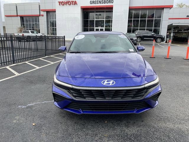 Used 2024 Hyundai Elantra SEL image 3