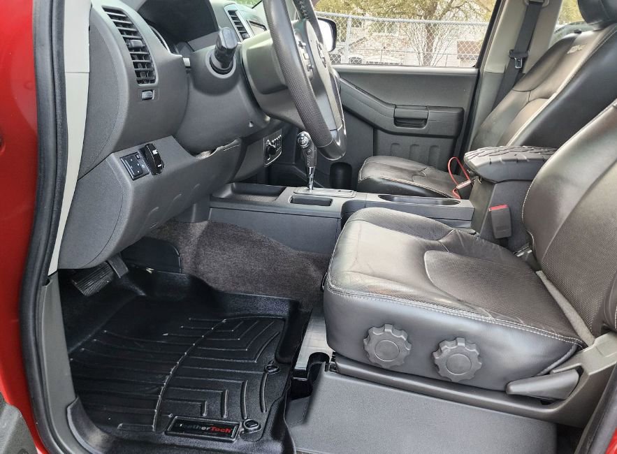 Used 2015 Nissan Xterra PRO-4X w/ Pro-4x Leather Package image 28