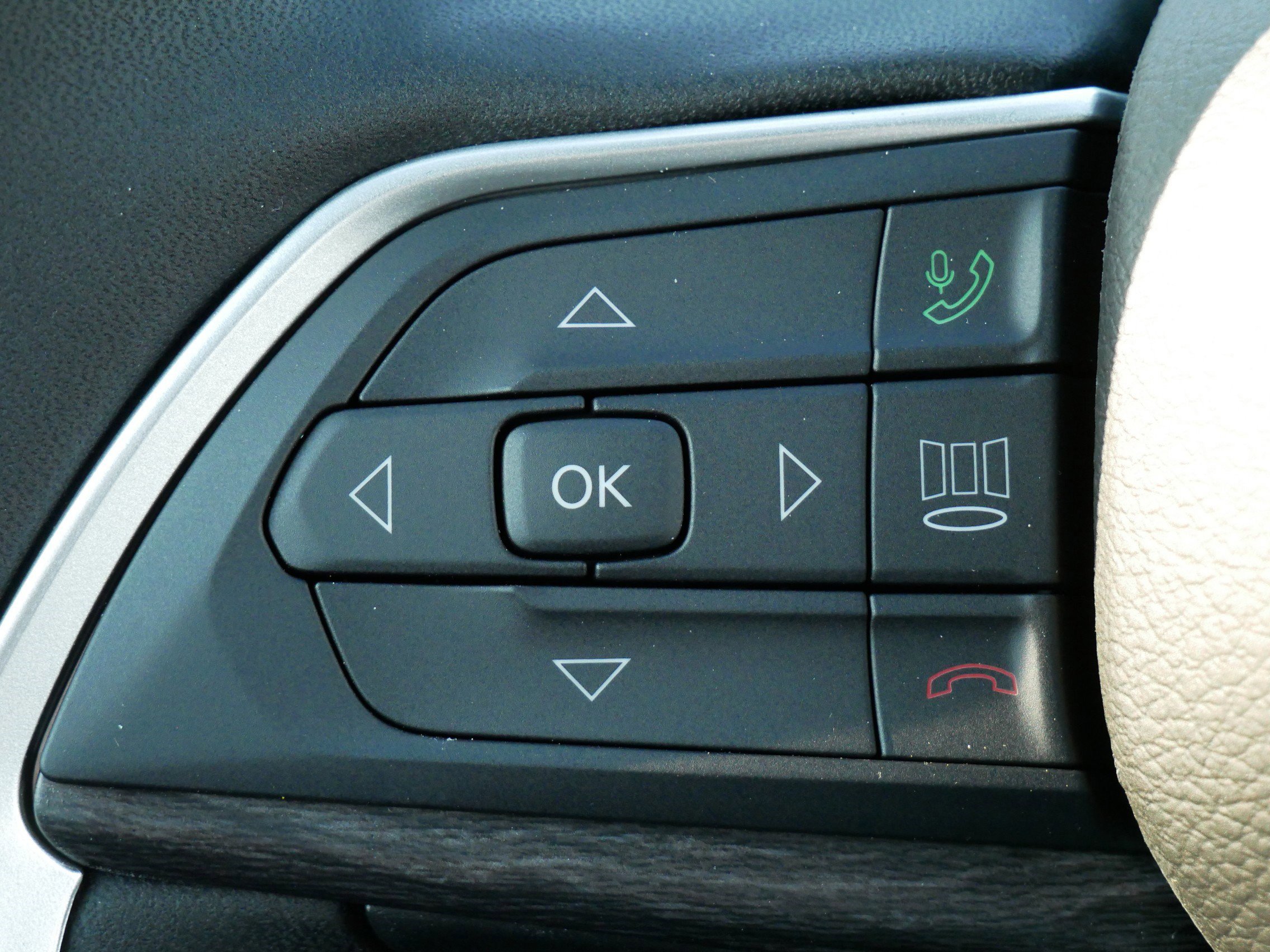 New 2025 Jeep Grand Cherokee Limited w/ Luxury Tech Group II image 15