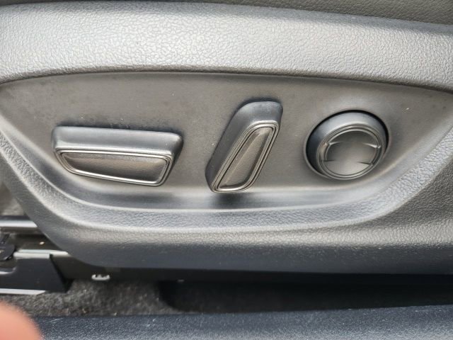 Used 2022 Toyota Camry SE w/ Cold Weather Package image 23