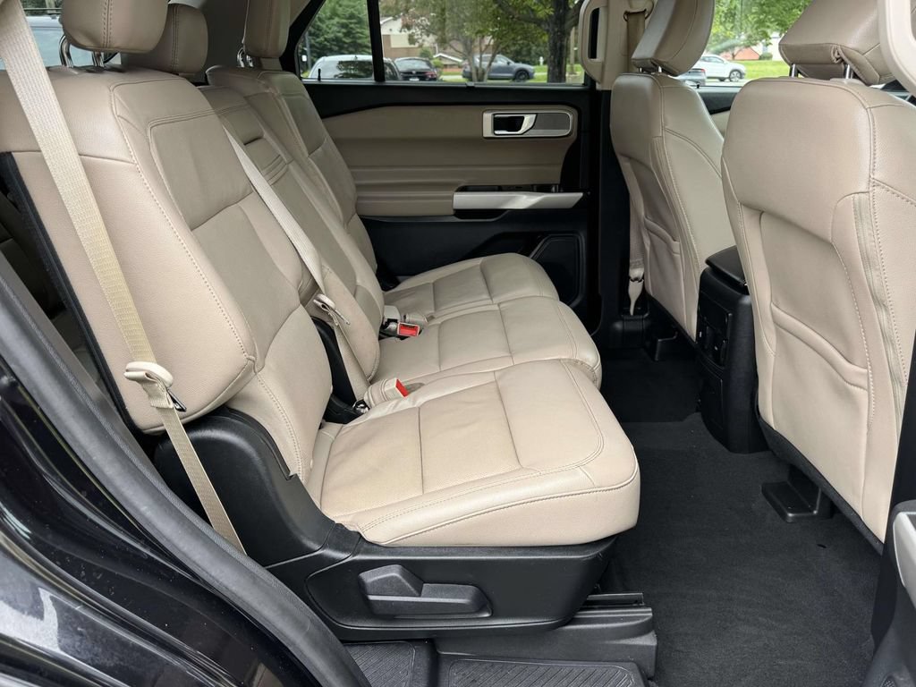 Used 2022 Ford Explorer Limited AWD/4WD image 16