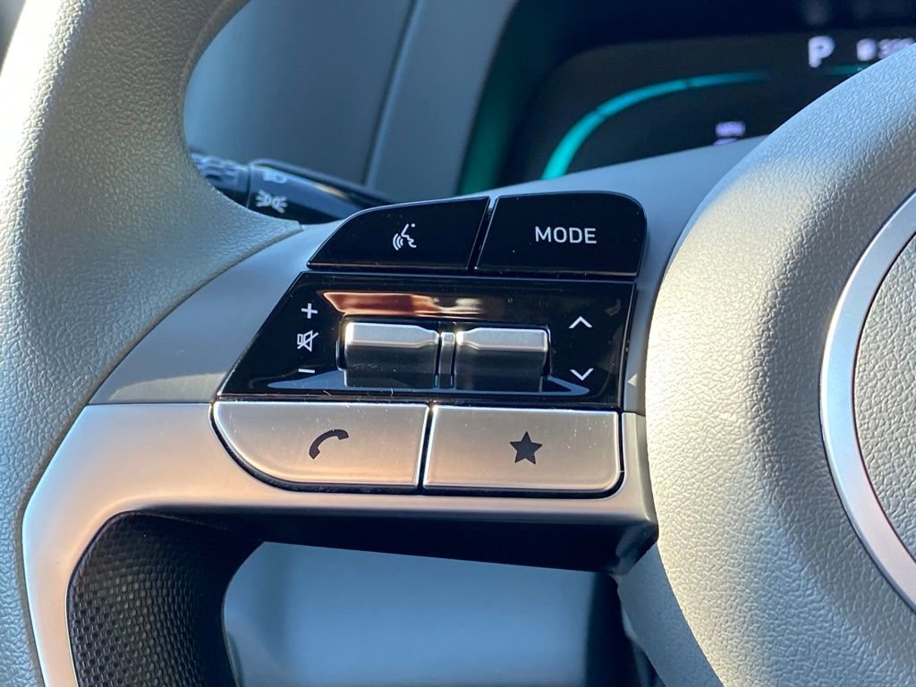 Certified 2024 Hyundai Elantra SE image 17