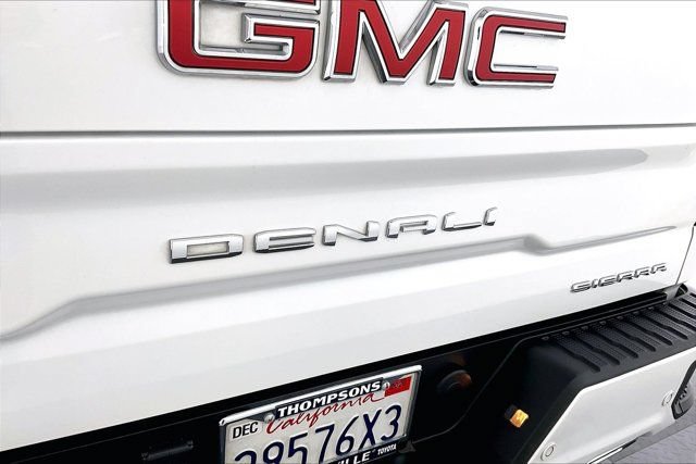 Used 2023 GMC Sierra 1500 Denali w/ Denali Carbonpro Edition AWD/4WD image 7